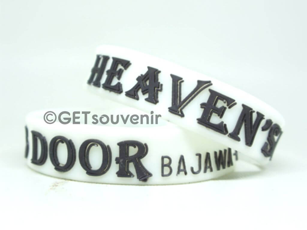 HEAVEN'S DOOR
