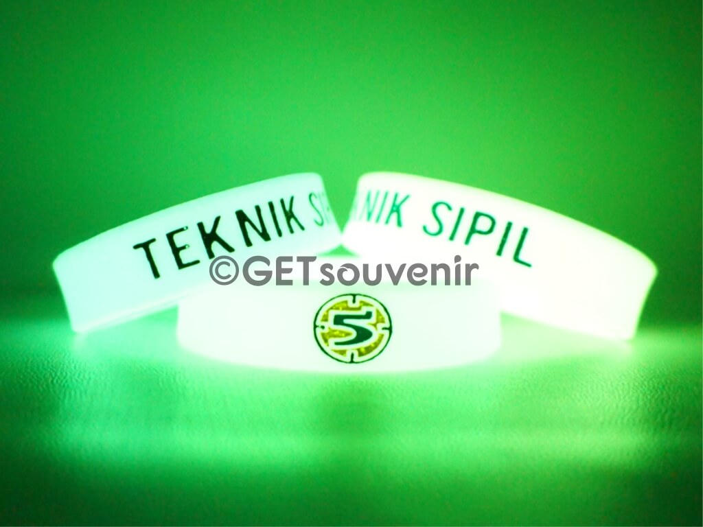 Gelang karet glow in the dark
